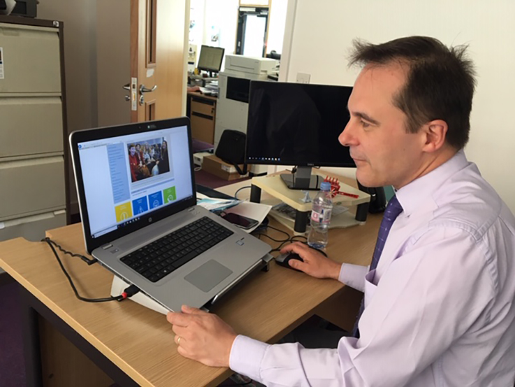 Simon tries the new intranet